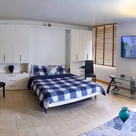 Cozy Studio, Walk To The Beach, Restaurants, Bars